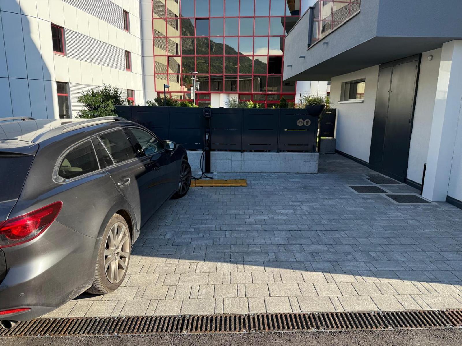 Civetta Blu, Blue Owl Apartments Trento Bagian luar foto